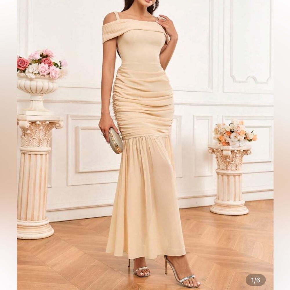 Elegant Cream Maxi dress
